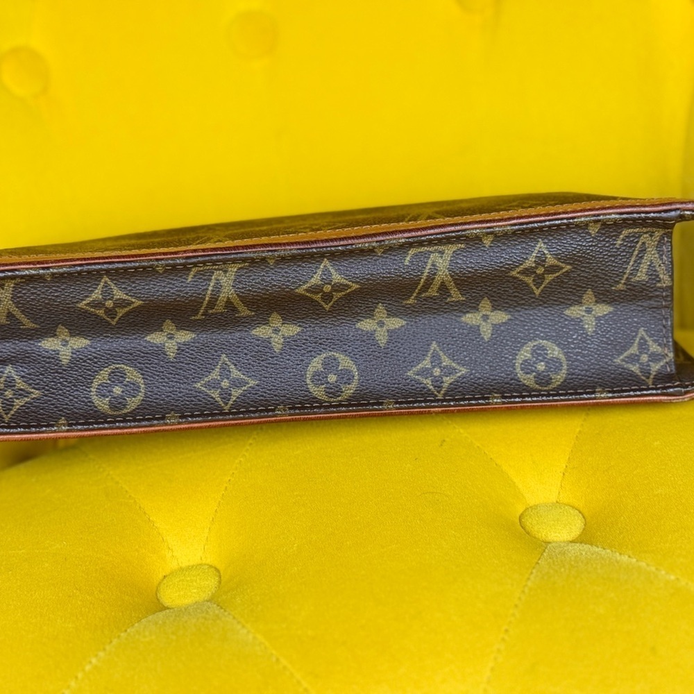 Louis Vuitton Vintage Monogram Canvas Clutch with Tan Trim - Picture 6 of 12
